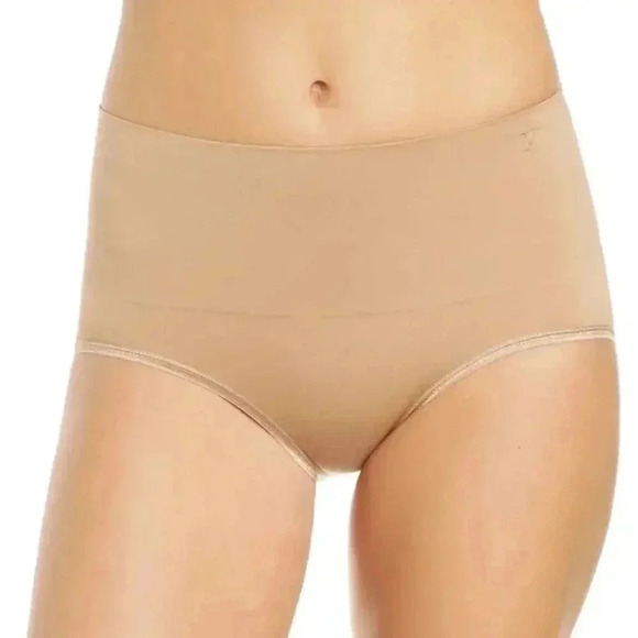 NWT  Yummie Ultralight Seamless Shaping Brief - small/medium - Picture 1 of 4